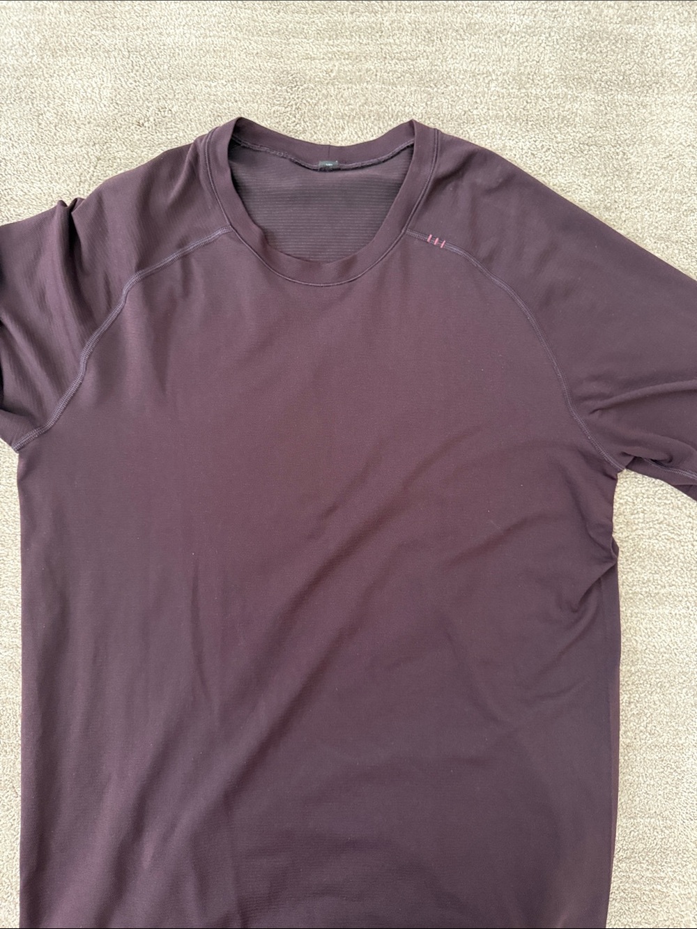 Men's Lululemon Short Sleeve Shirt - Deep Plum - Picture 3 of 3